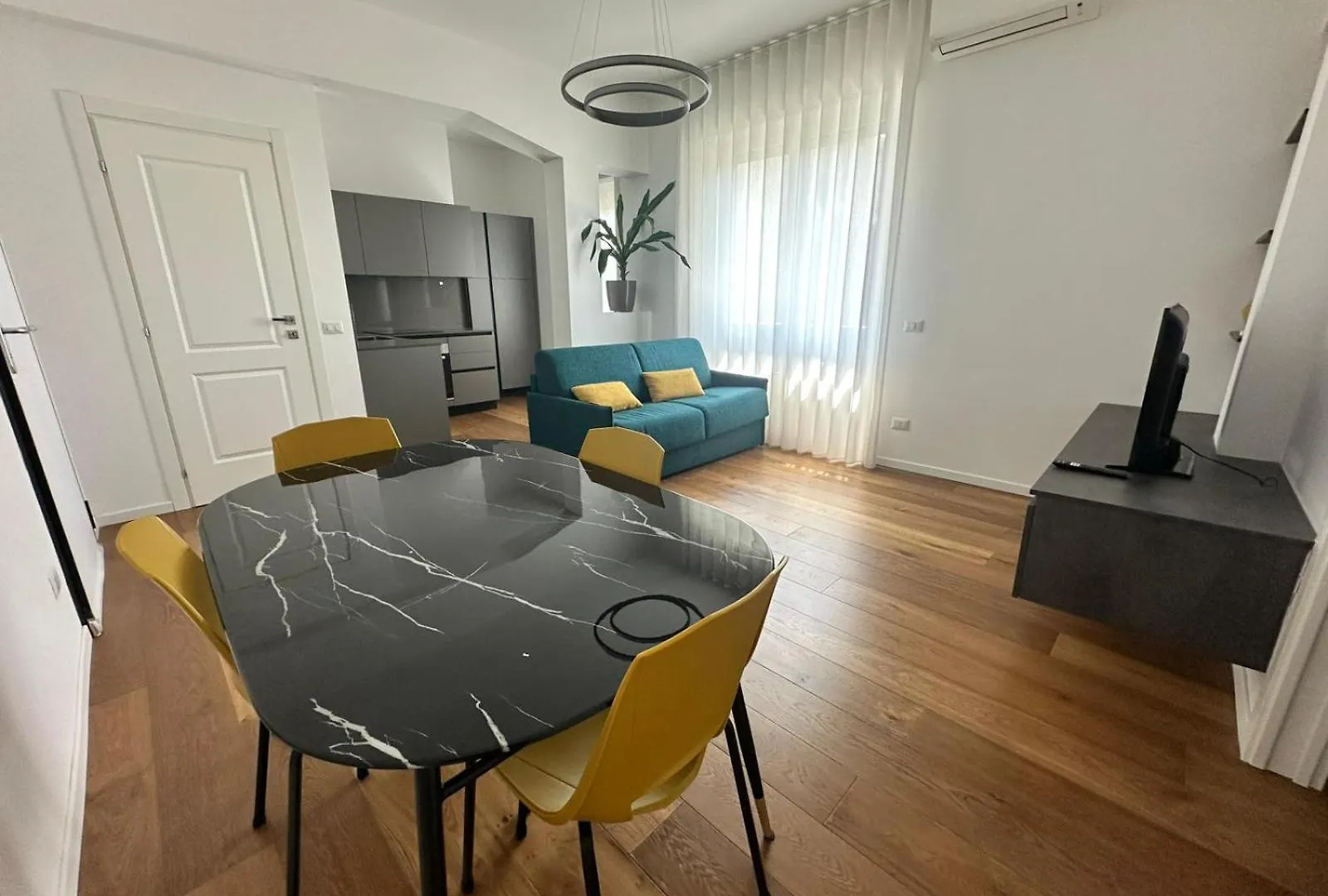 Porta Nuova Guesthouse Bergamo 0*,  Italien